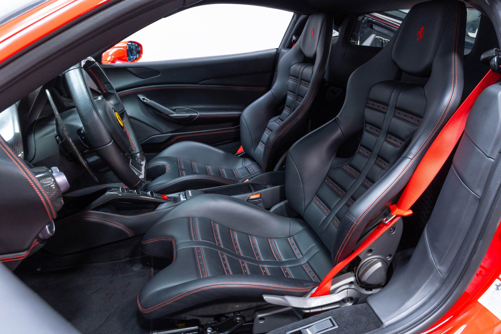 Used 2018 Ferrari 488 GTB RWD image 8