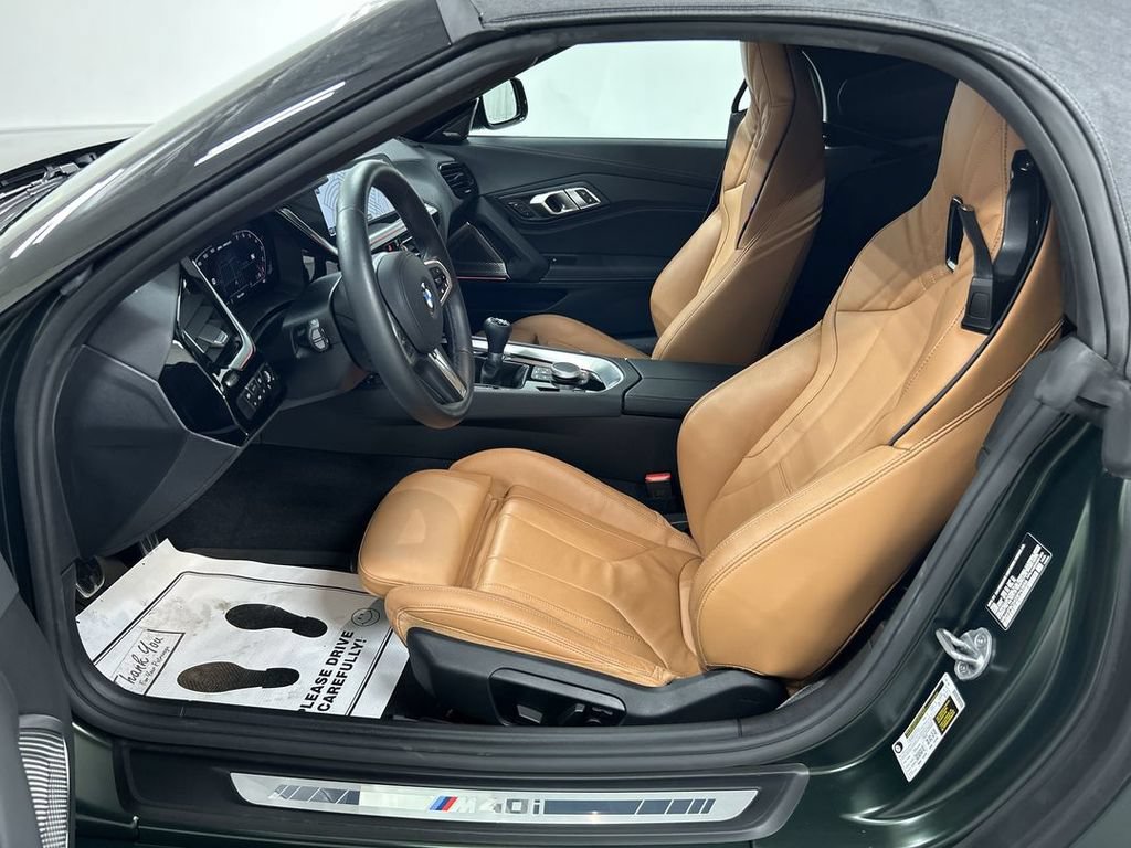 Used 2025 BMW Z4 M40i w/ Edition RWD image 9