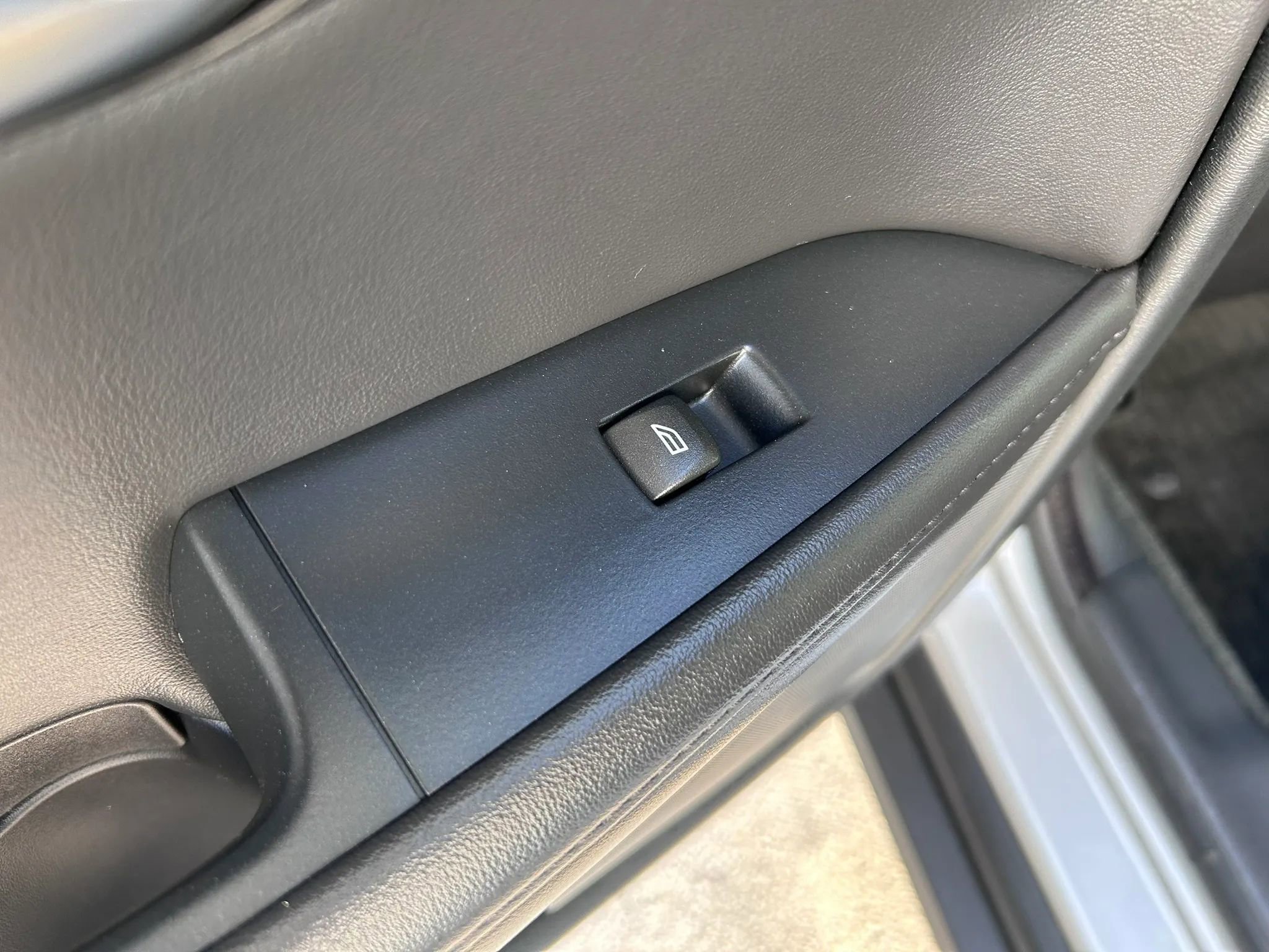 Used 2014 Volvo XC70 T6 image 32