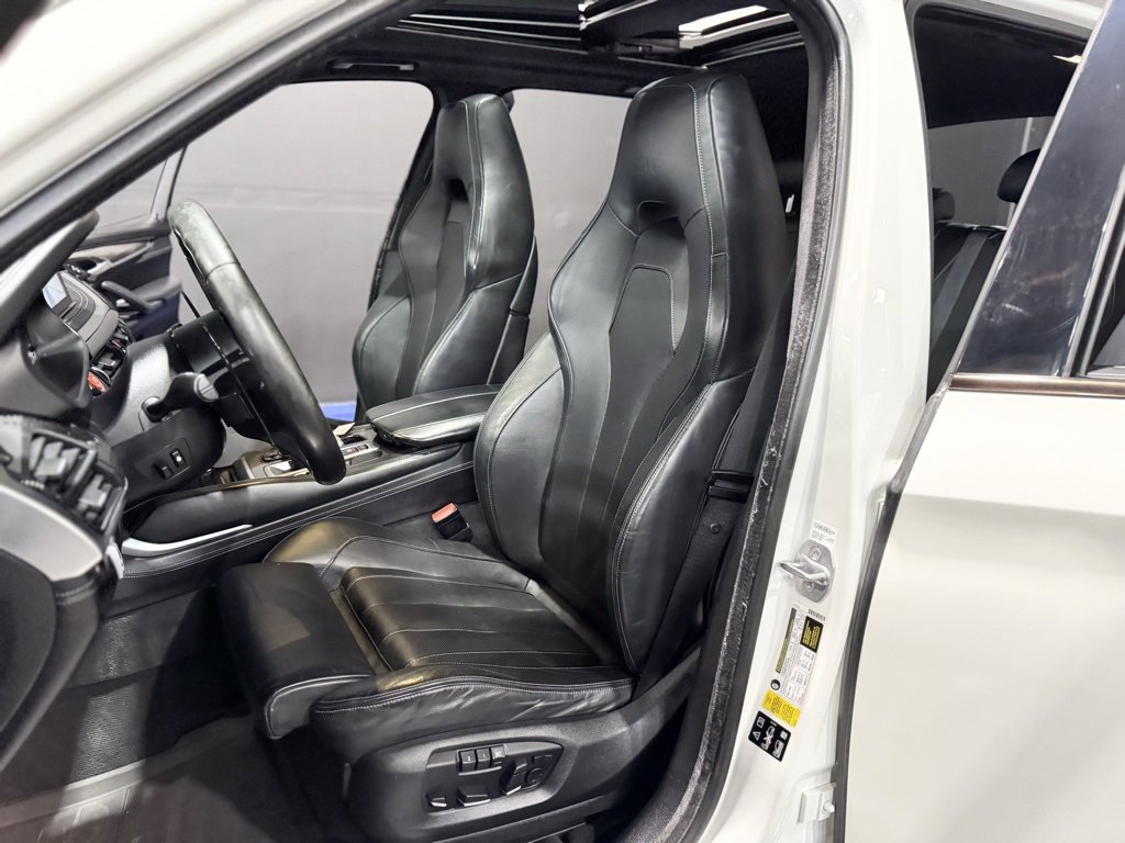 Used 2015 BMW X5 M image 18