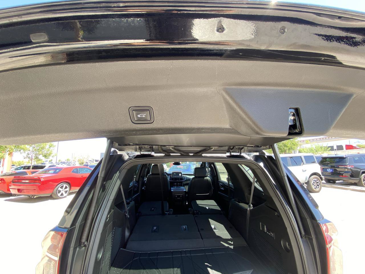 Used 2023 Chevrolet Tahoe High Country AWD/4WD image 27