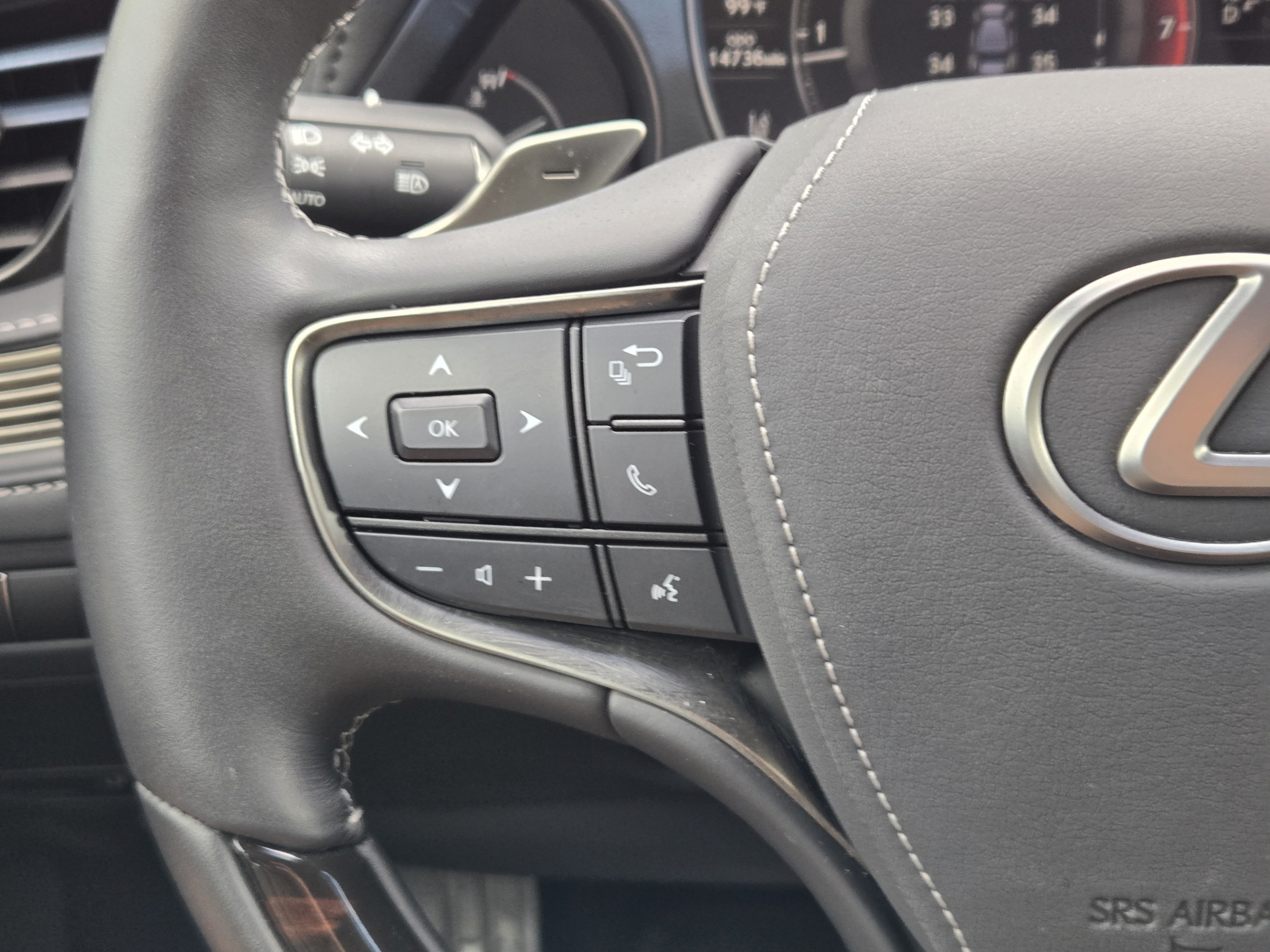 Used 2022 Lexus LS 500 w/ Interior Upgrade Package RWD image 27