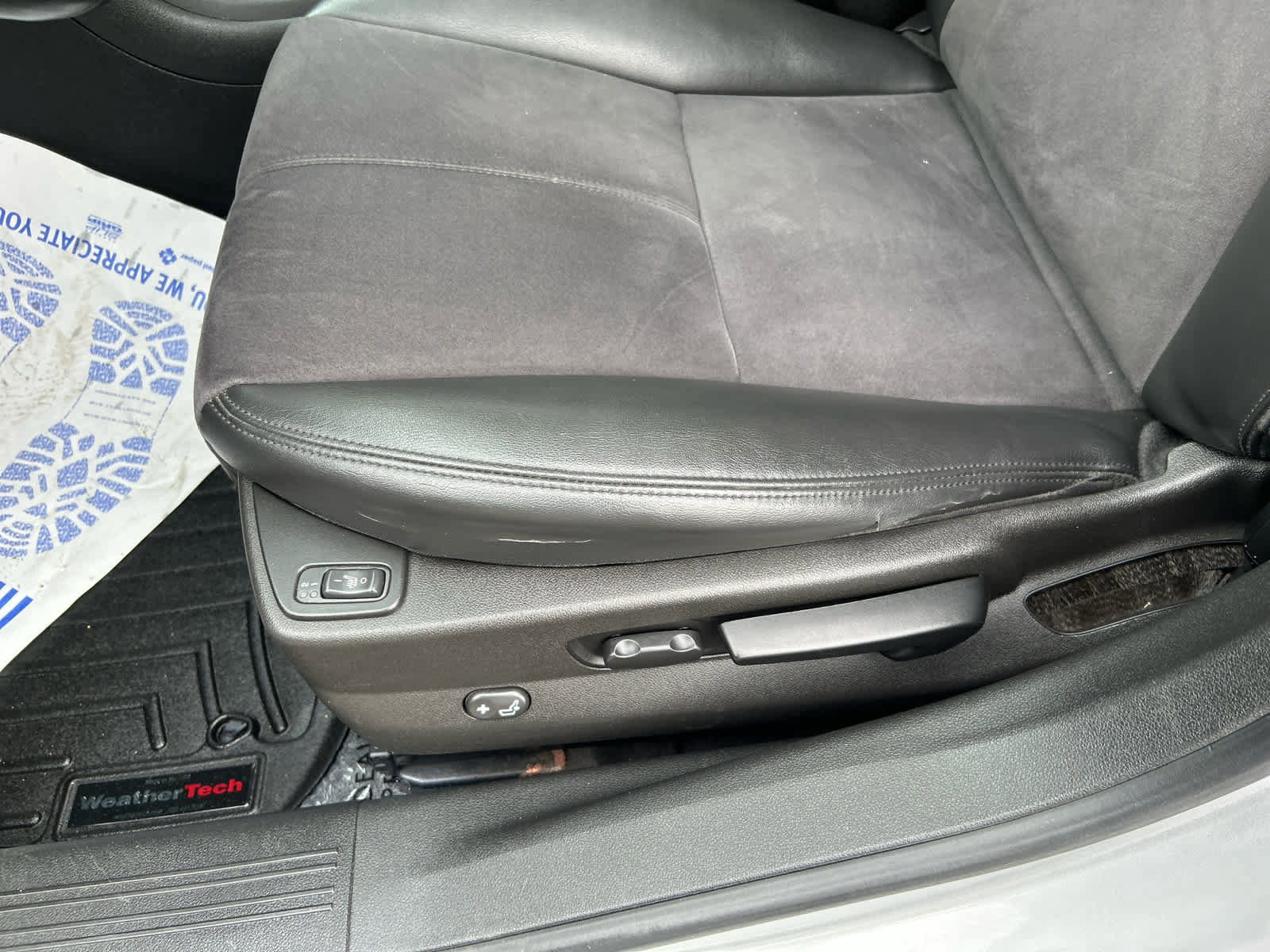 Used 2011 Chevrolet Malibu LT FWD image 12