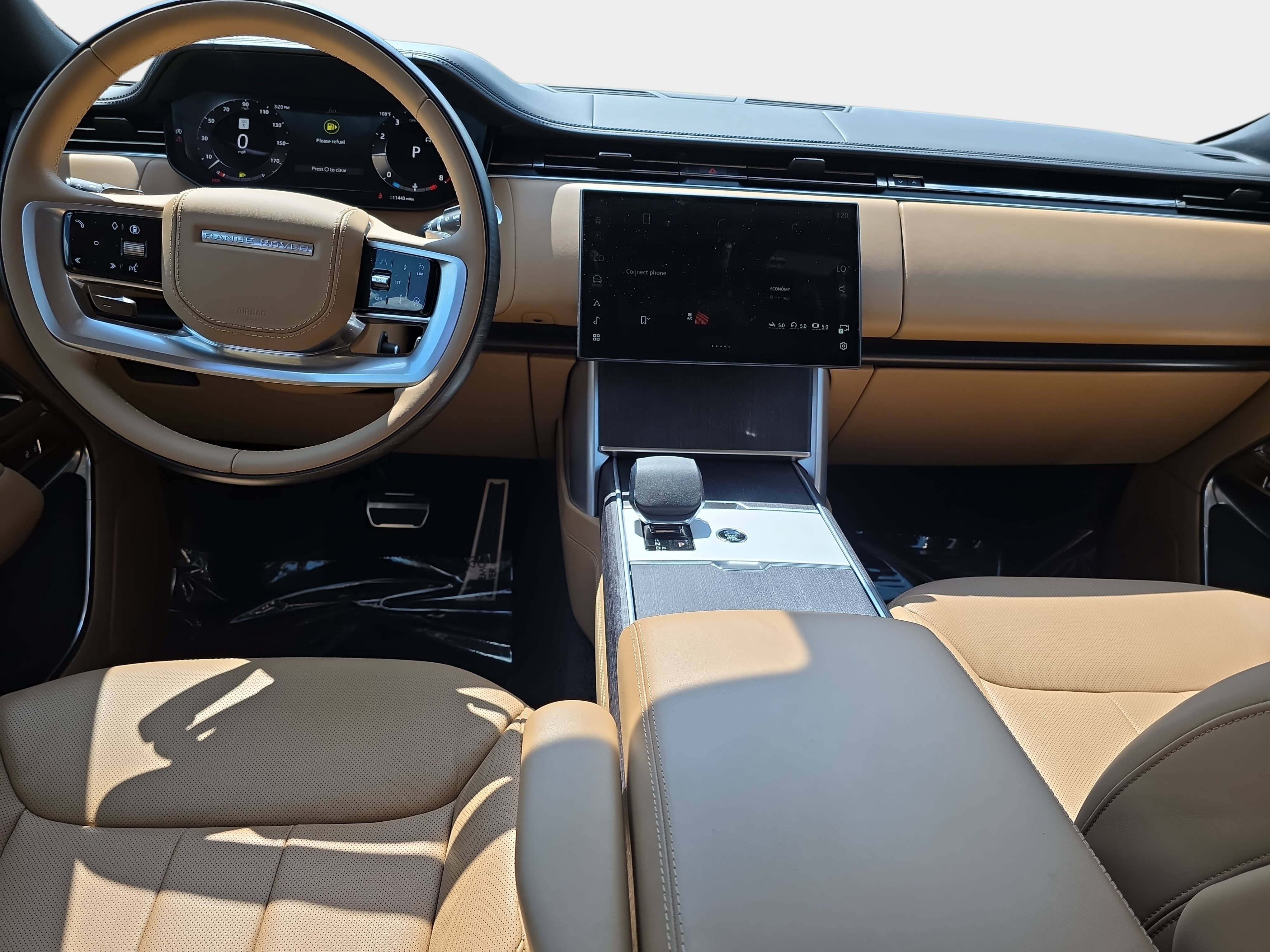 Certified 2025 Land Rover Range Rover SE AWD/4WD image 9