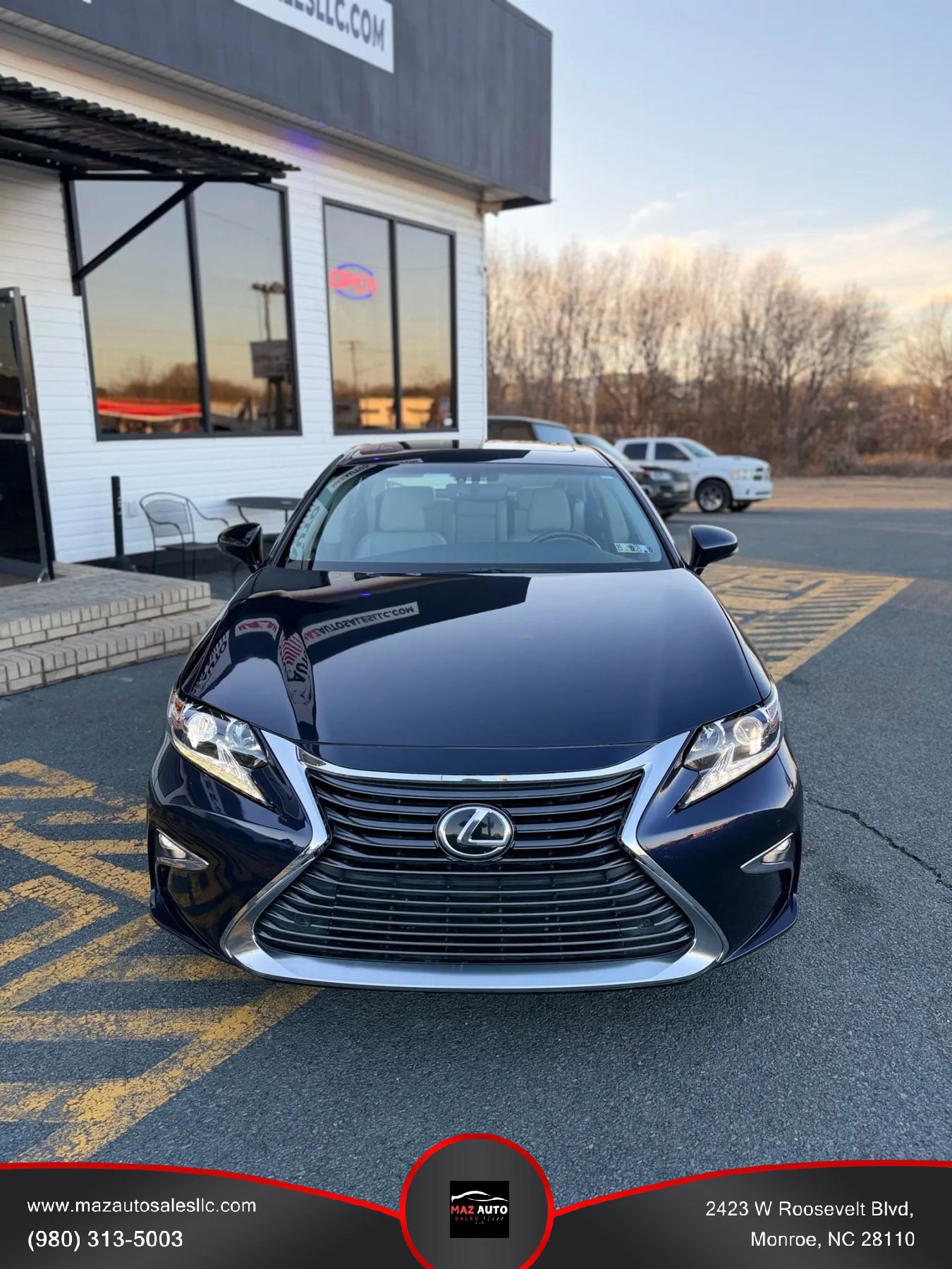 Used 2016 Lexus ES 350 w/ Navigation System Package image 2
