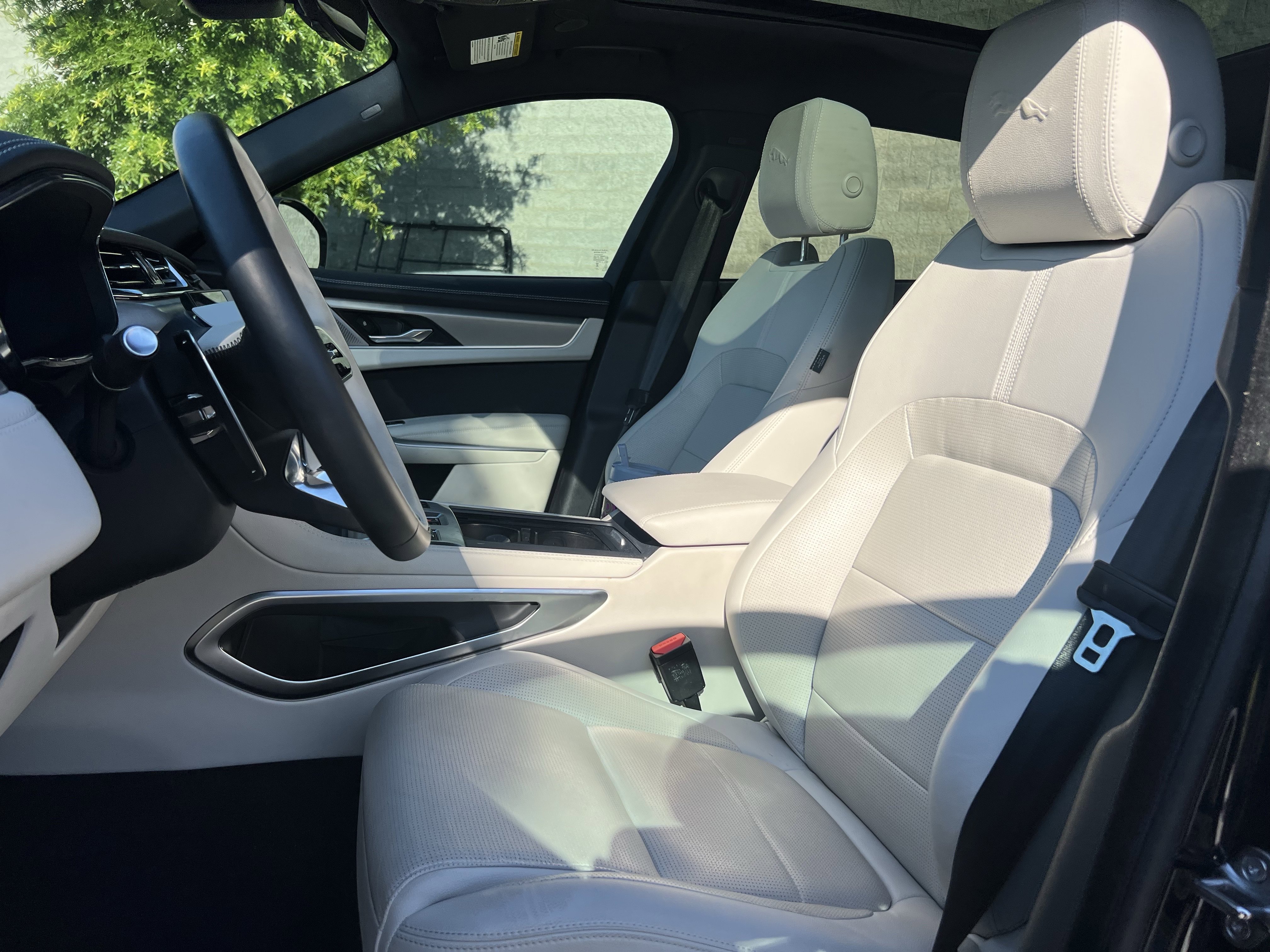 Used 2026 Jaguar F-PACE R-Dynamic S AWD/4WD image 15