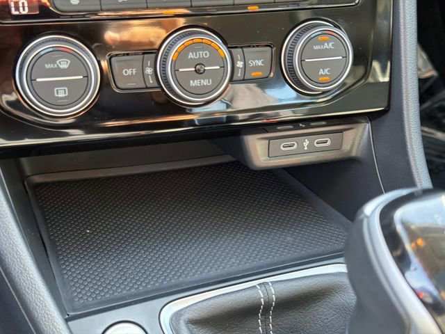 Certified 2024 Volkswagen Jetta SE w/ Panoramic Sunroof Package image 26