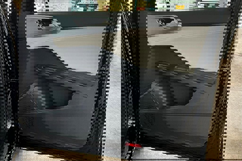 New 2025 Volkswagen Taos SE image 27