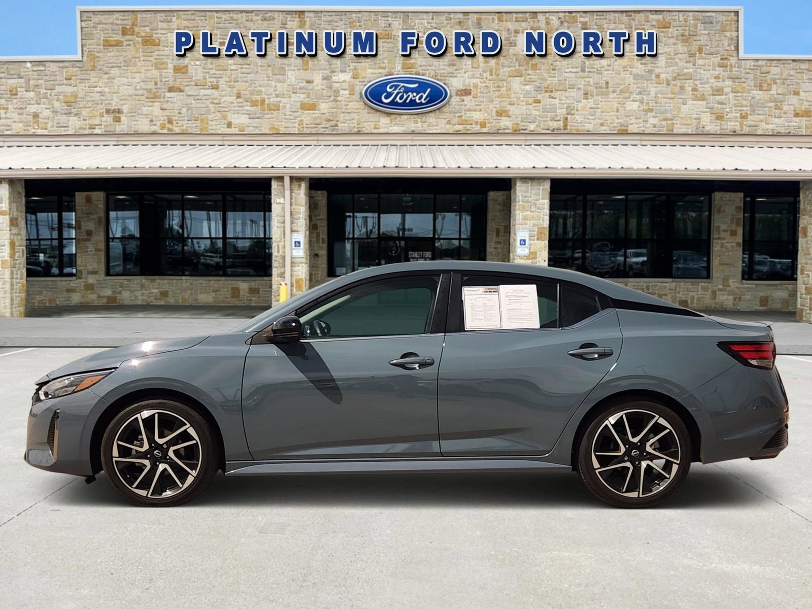 Used 2024 Nissan Sentra SR image 3