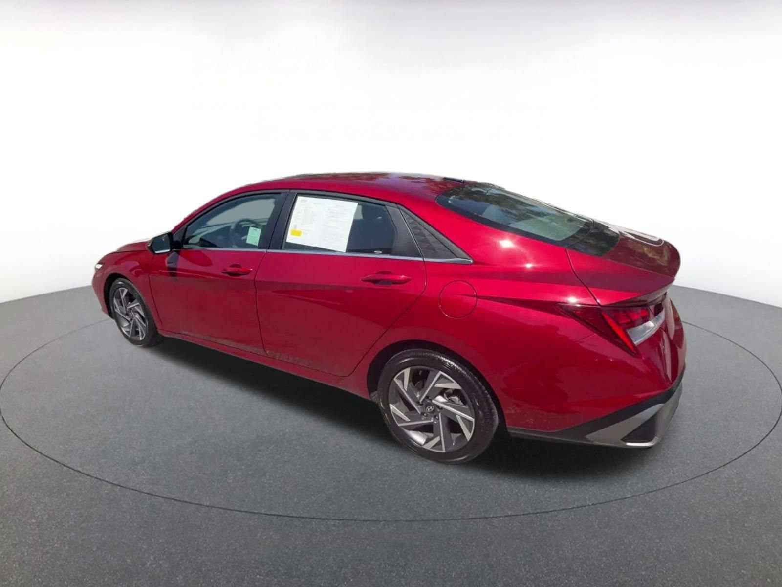 Used 2025 Hyundai Elantra SEL FWD image 10