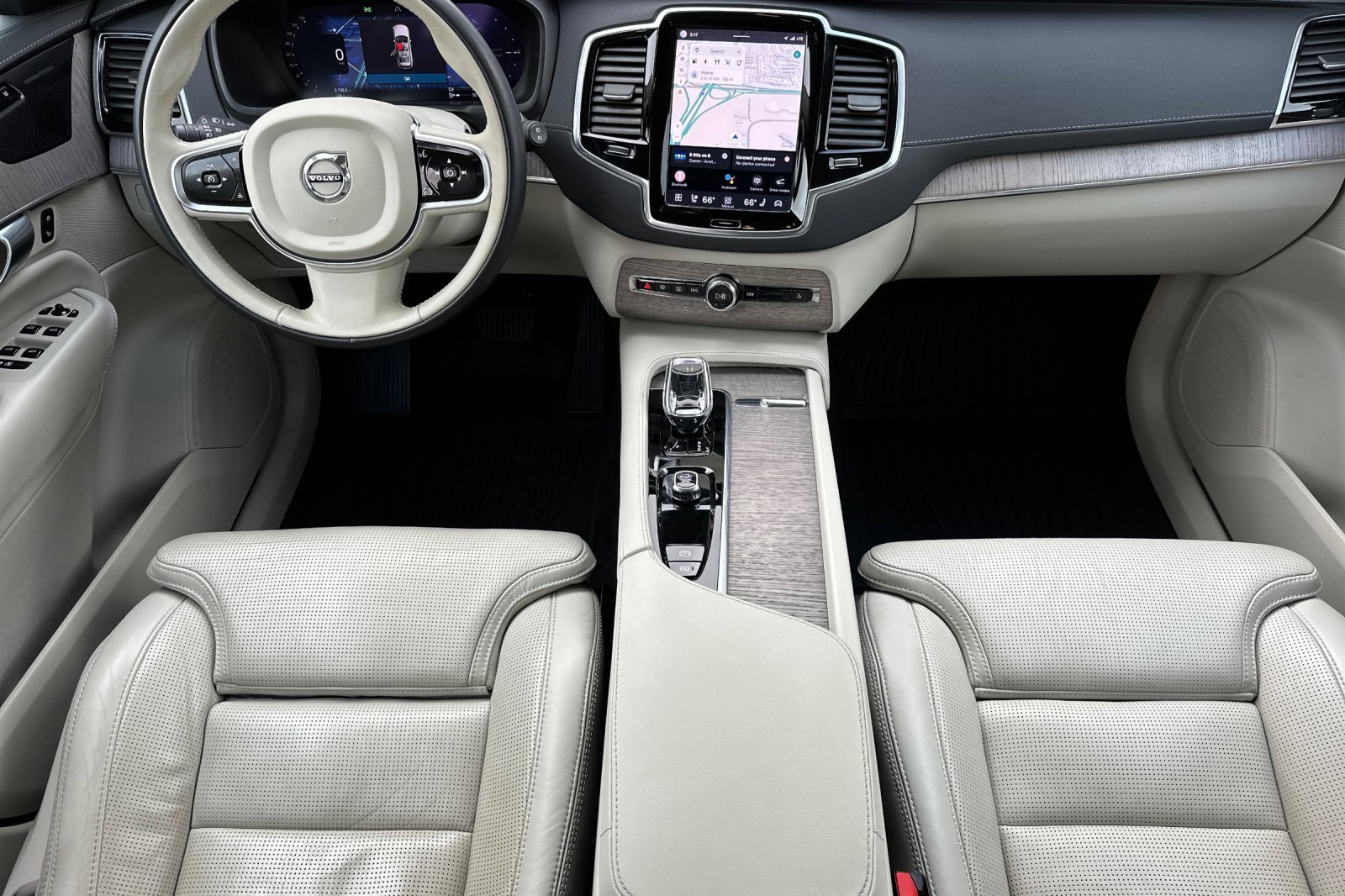 Used 2023 Volvo XC90 T8 Ultimate image 14