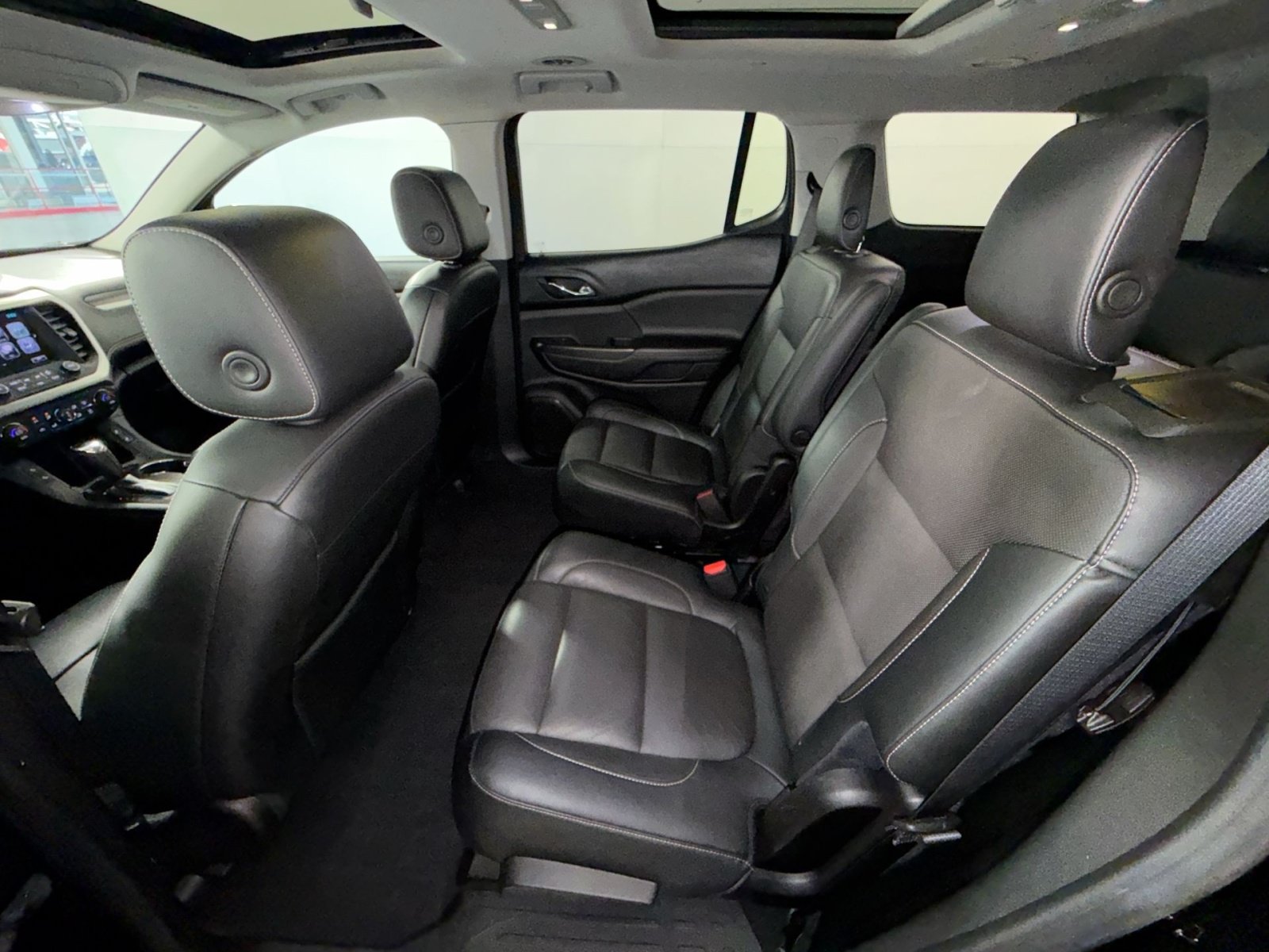 Used 2017 GMC Acadia SLT FWD image 25
