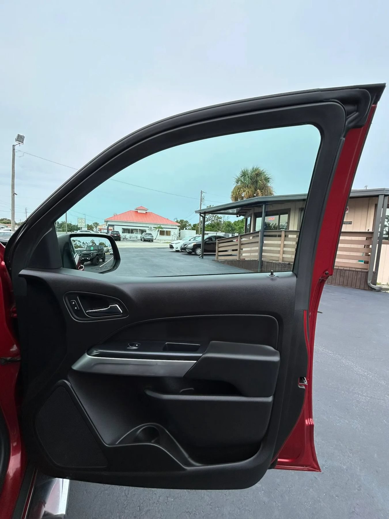 Used 2016 Chevrolet Colorado LT w/ LT Convenience Package RWD image 22