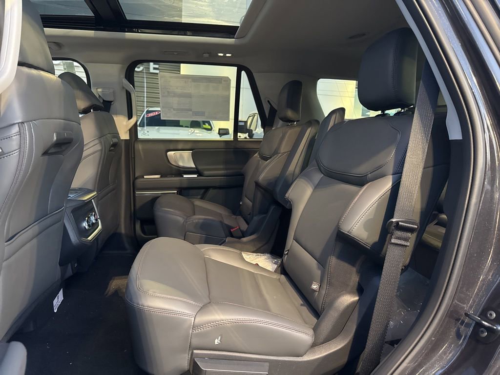 New 2025 Ford Expedition Active image 24