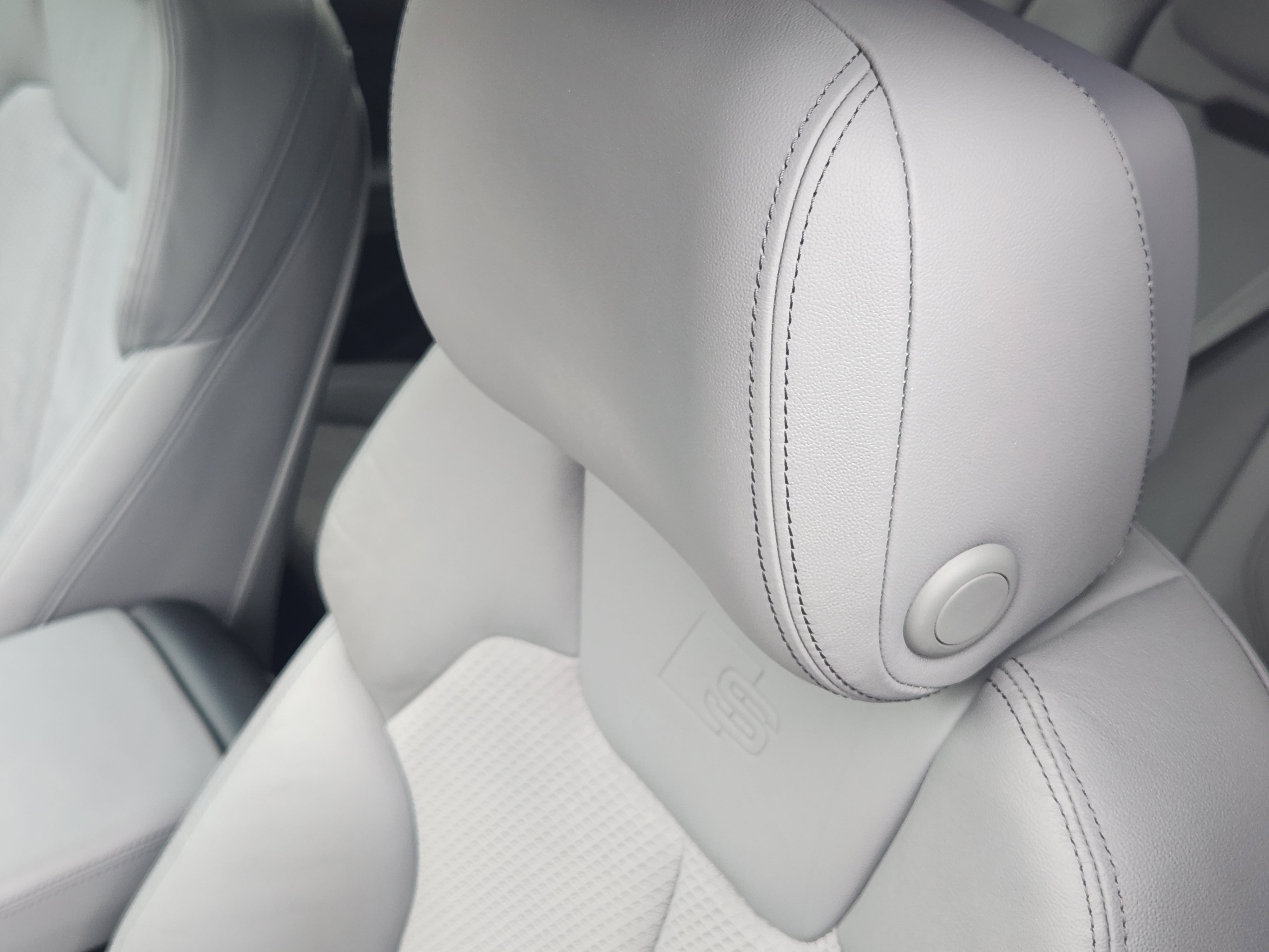 Used 2022 Audi SQ5 Premium Plus w/ Premium Plus Package image 15