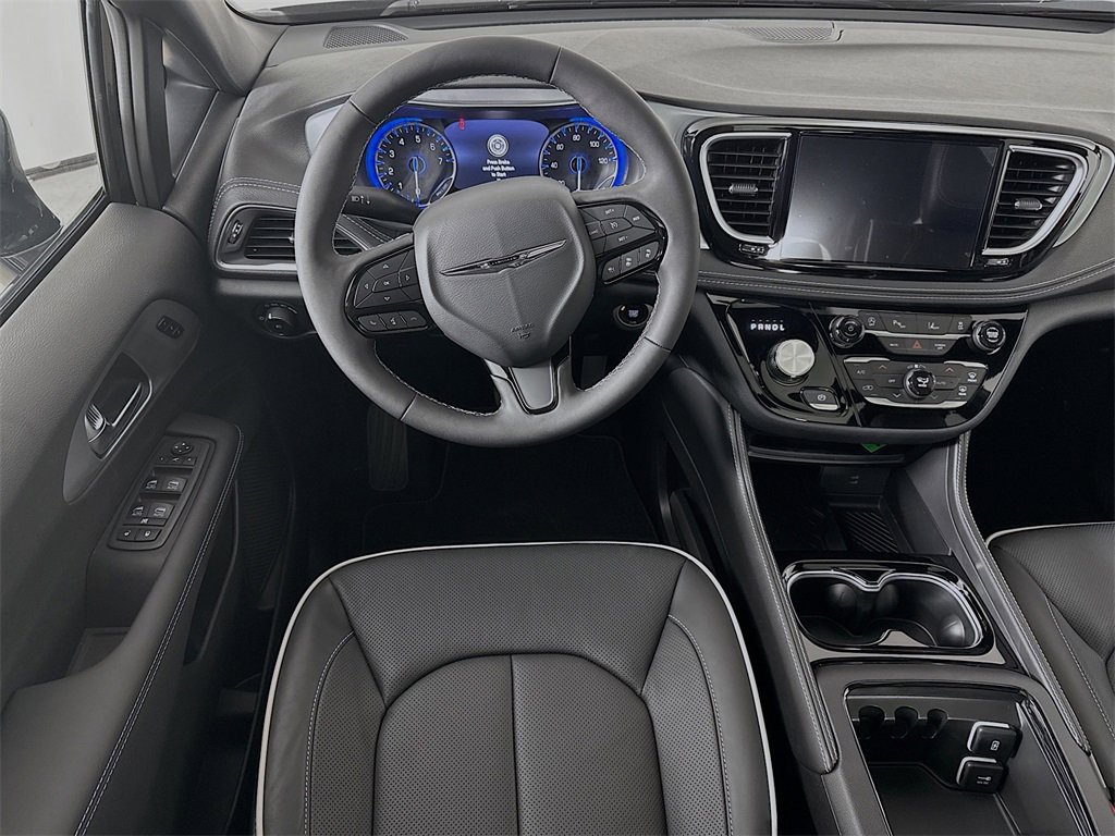 New 2026 Chrysler Pacifica Limited image 25
