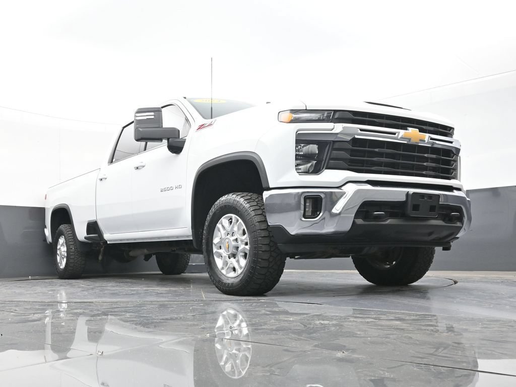 Used 2024 Chevrolet Silverado 2500 LT AWD/4WD image 41