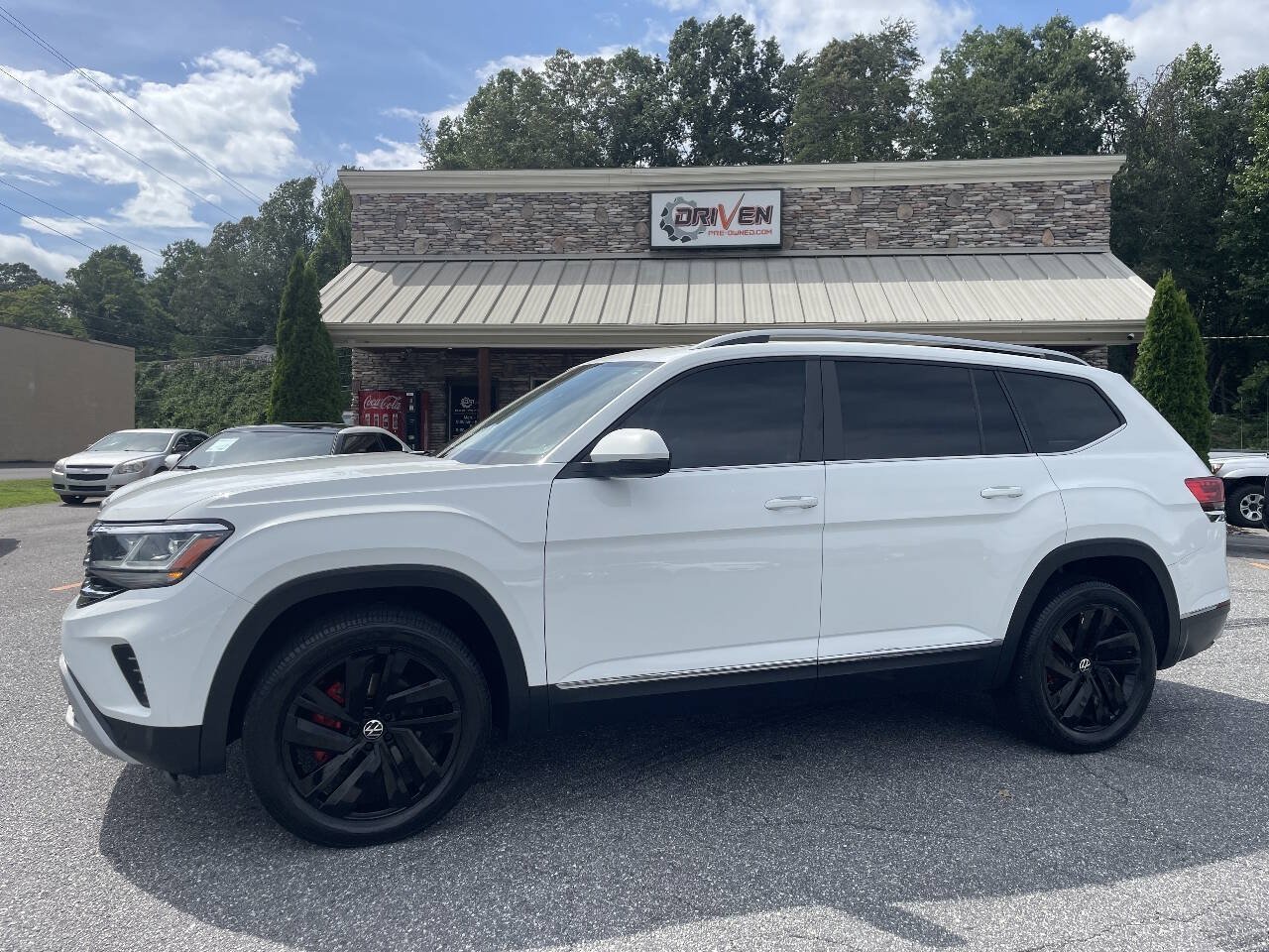 Used 2021 Volkswagen Atlas SEL AWD/4WD image 1