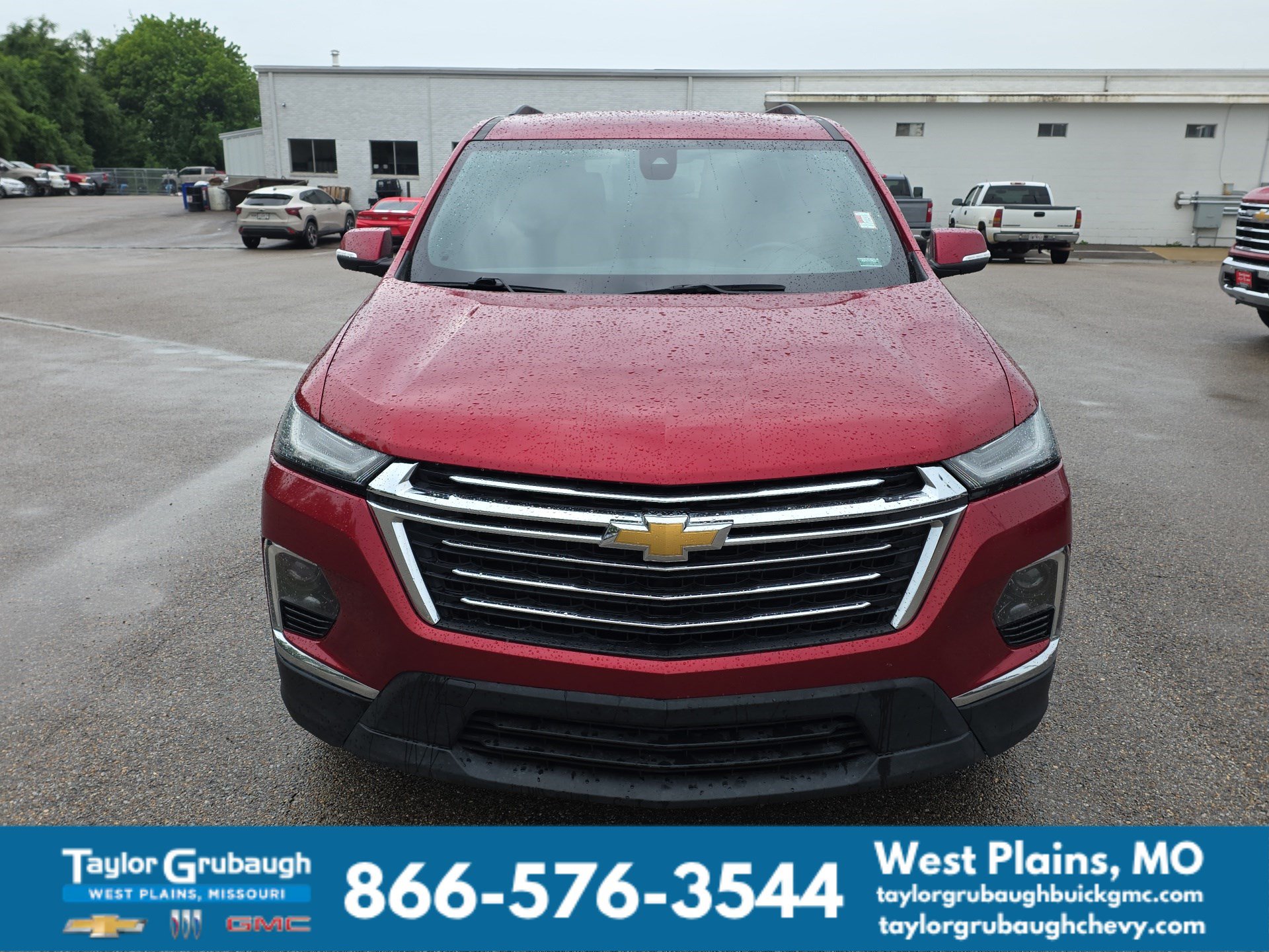 Used 2023 Chevrolet Traverse LT FWD image 3