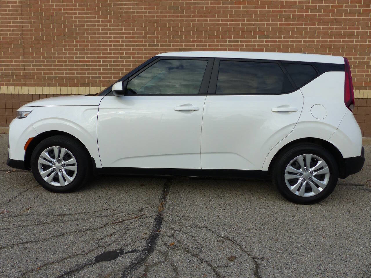 Used 2022 Kia Soul LX FWD image 6