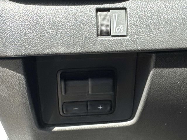 Used 2025 GMC Canyon AT4 w/ Nightfall Edition image 27