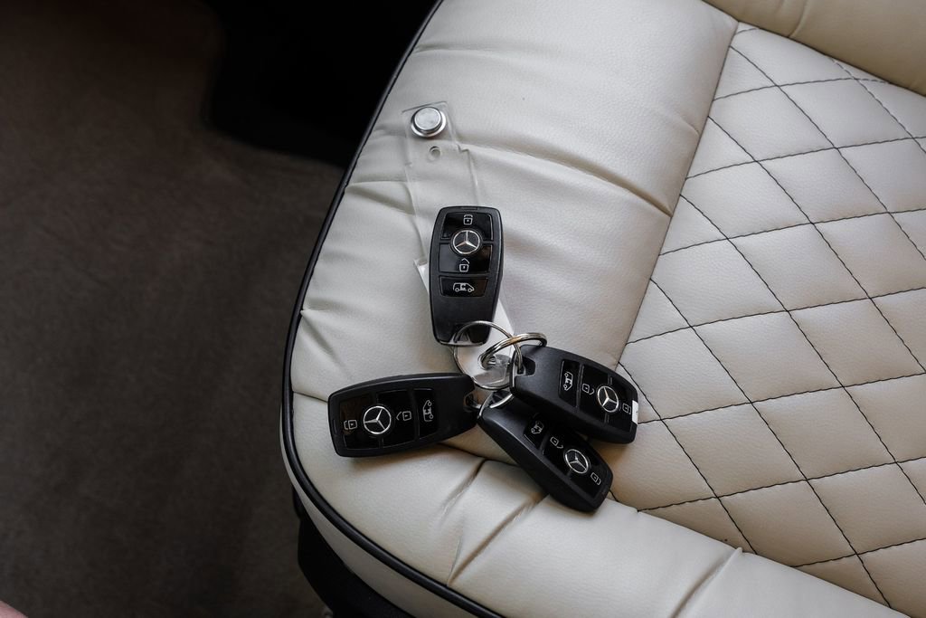 Used 2020 Mercedes-Benz Sprinter 3500 w/ Windows All Around Package image 81