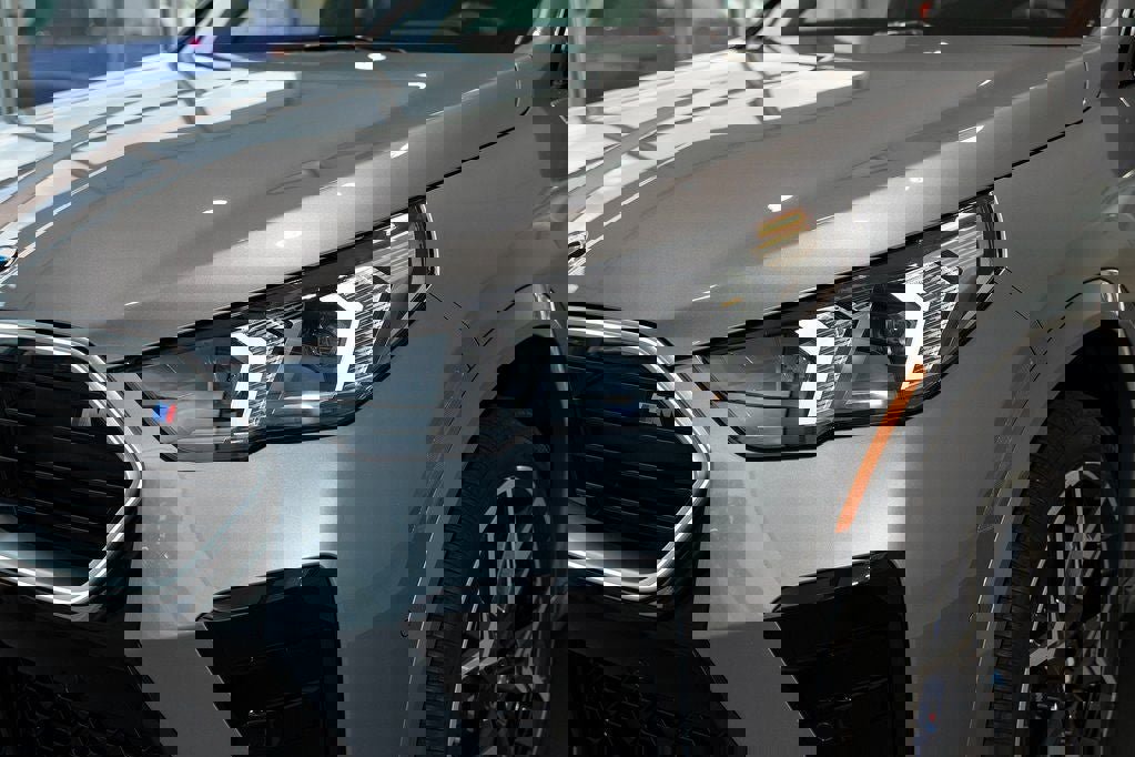 Used 2025 BMW X2 M35i w/ Premium Package image 8