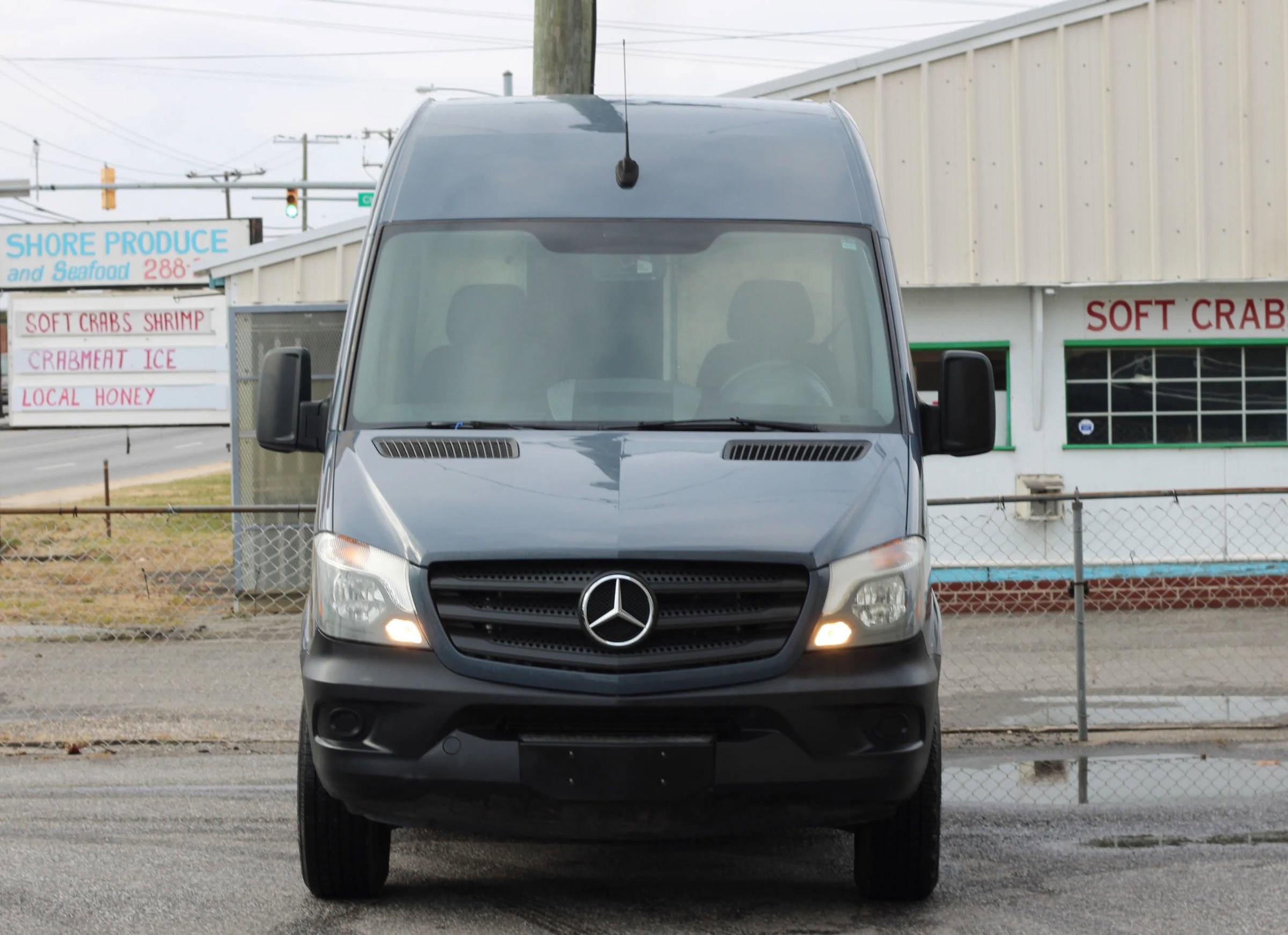 Used 2018 Mercedes-Benz Sprinter 2500 image 2