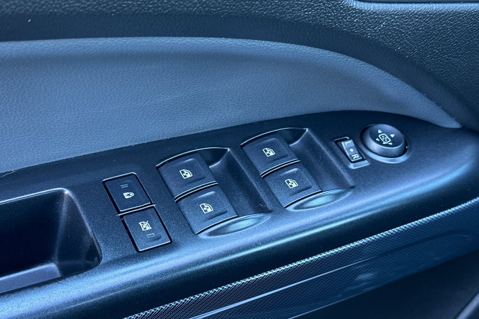 Used 2015 Chevrolet Colorado Z71 image 12