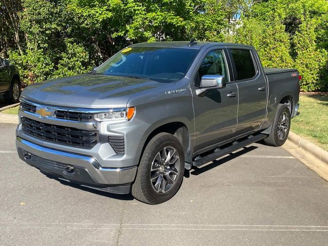 Used 2023 Chevrolet Silverado 1500 LT AWD/4WD image 3