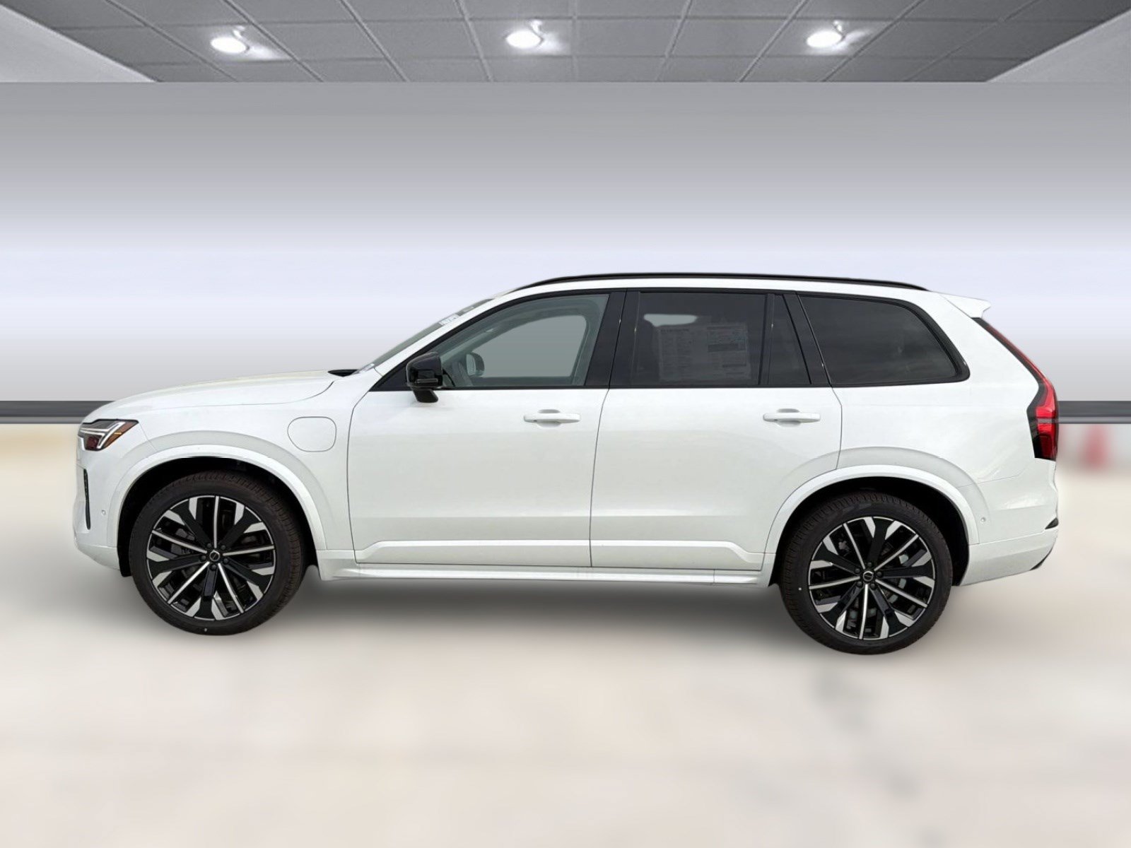 Used 2026 Volvo XC90 T8 Ultra w/ Protection Package Premier AWD/4WD image 2