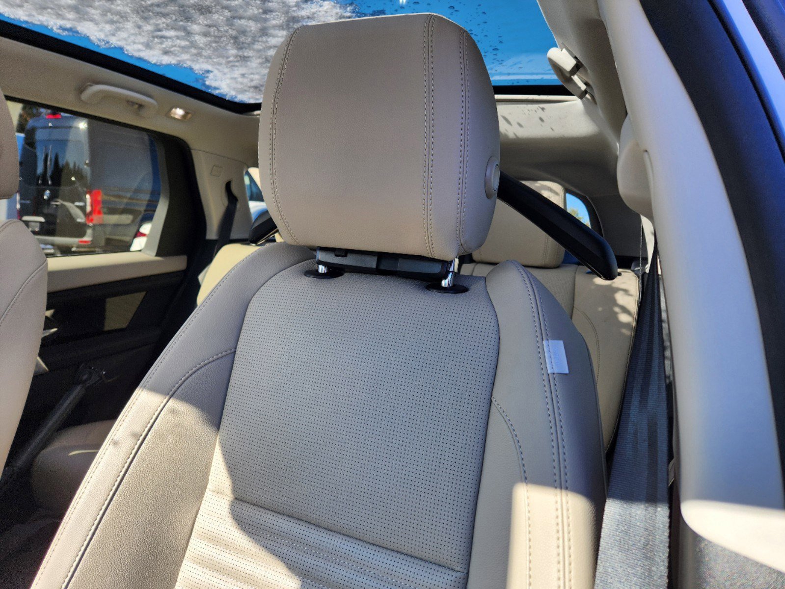 Certified 2024 Land Rover Discovery Sport S image 11