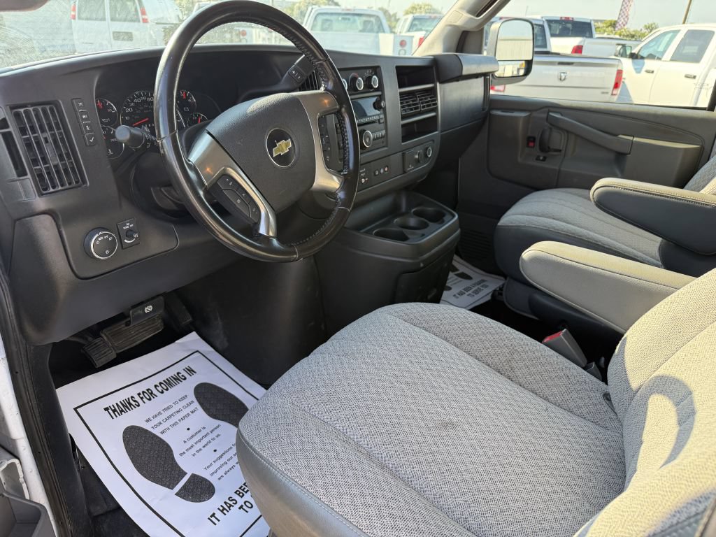 Used 2018 Chevrolet Express 2500 w/ Driver Convenience Package RWD image 12