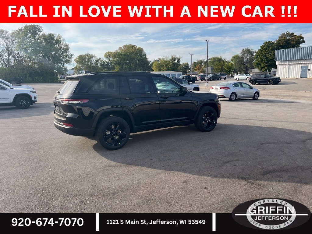 New 2025 Jeep Grand Cherokee Limited w/ Luxury Tech Group II image 8