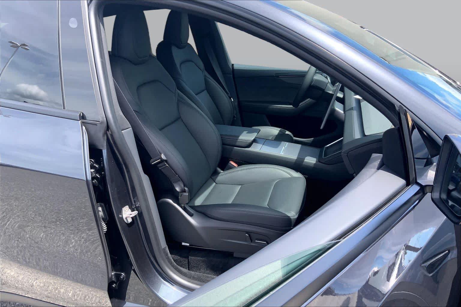 Used 2026 Tesla Model Y 2WD image 8