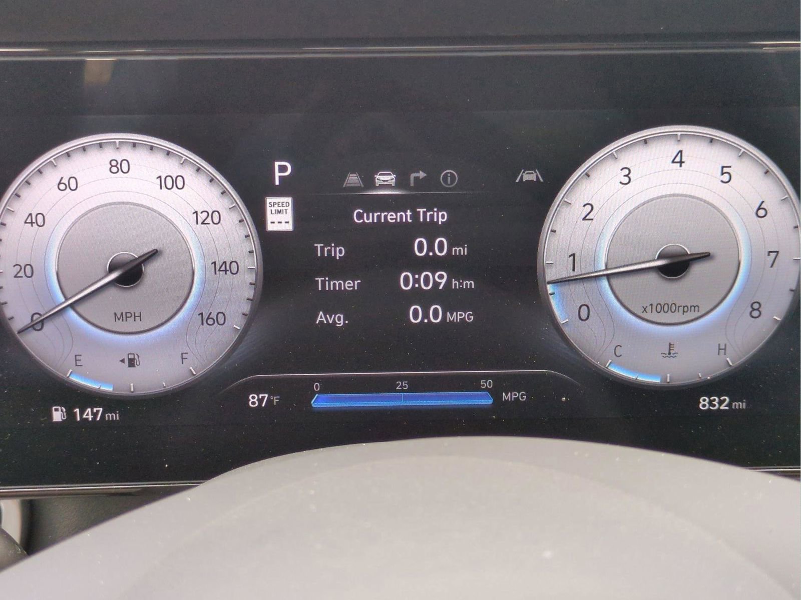 New 2025 Hyundai Elantra SEL FWD image 33