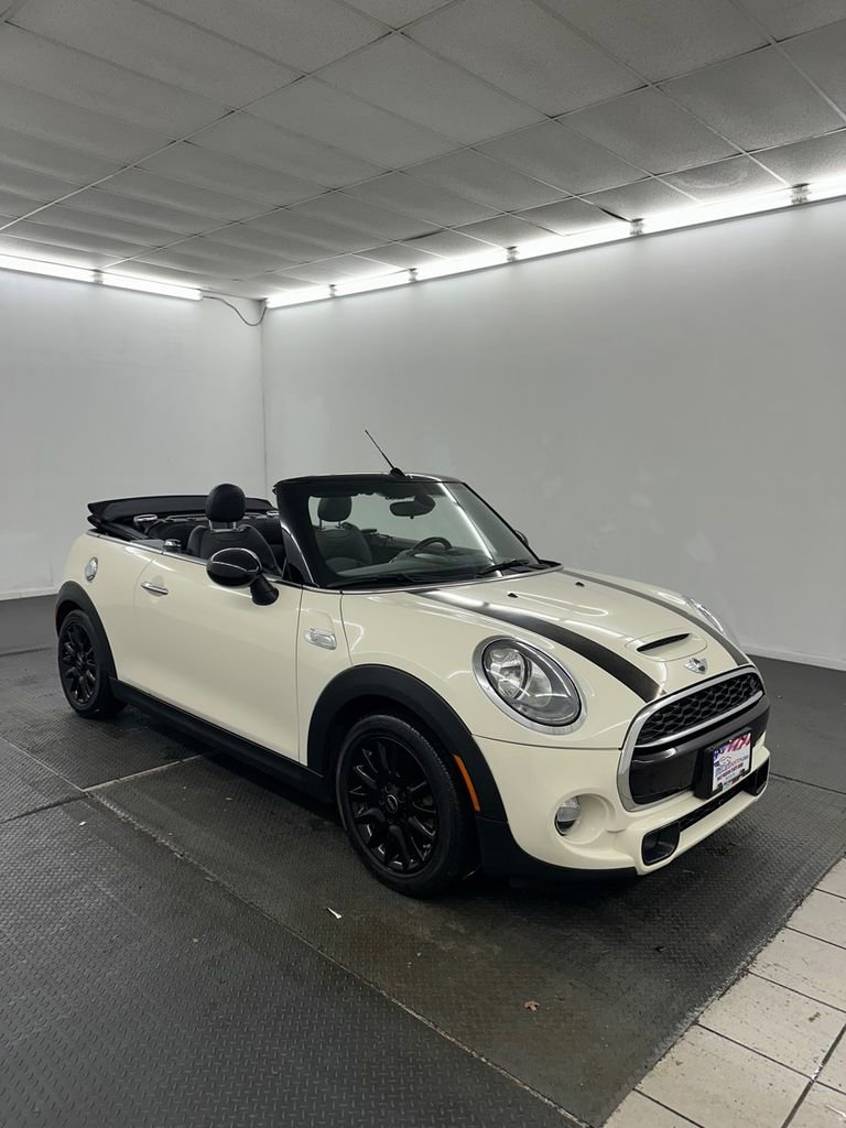 Used 2018 MINI Cooper S image 35