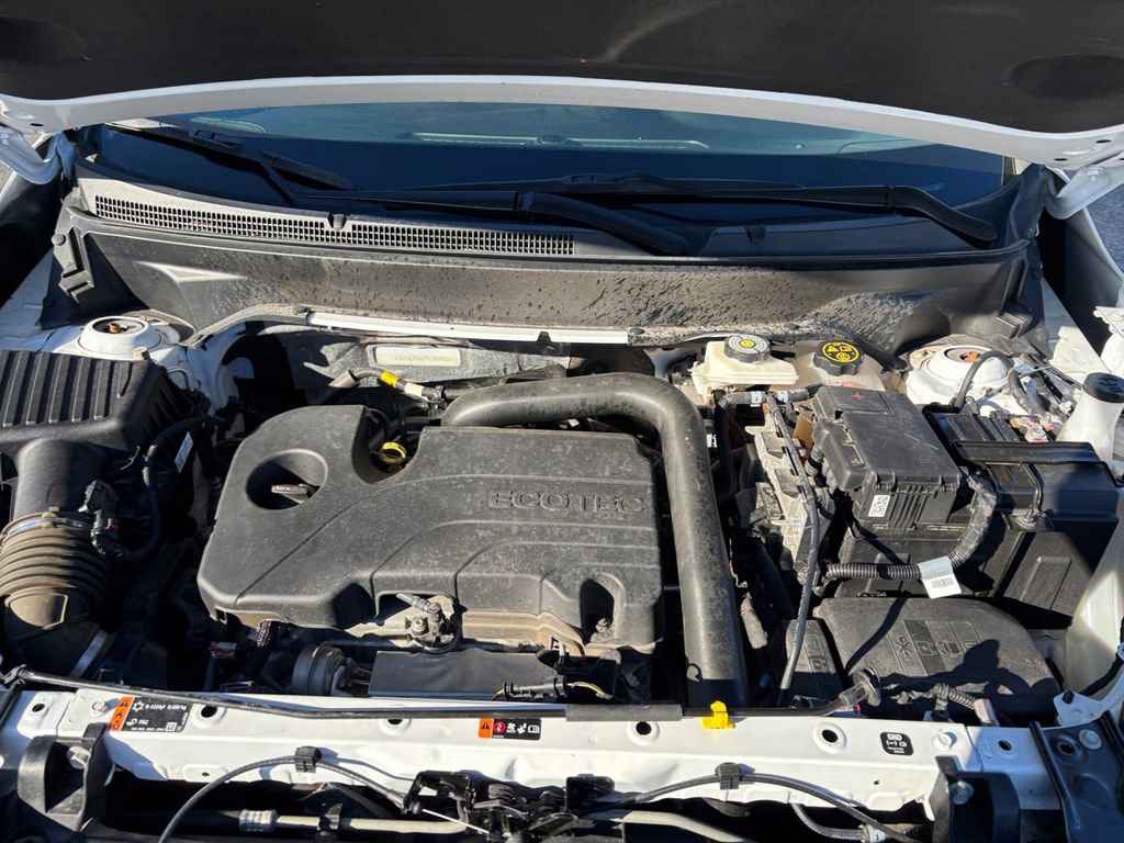 Used 2023 GMC Terrain SLT image 25