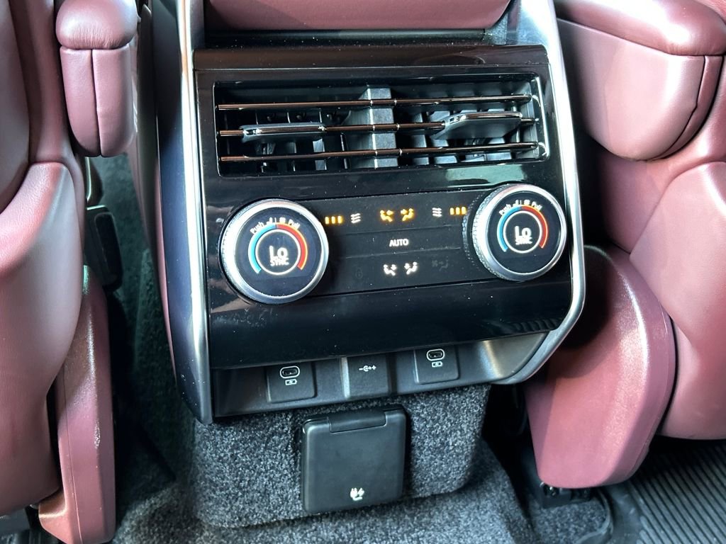 Used 2024 Land Rover Range Rover SE image 20