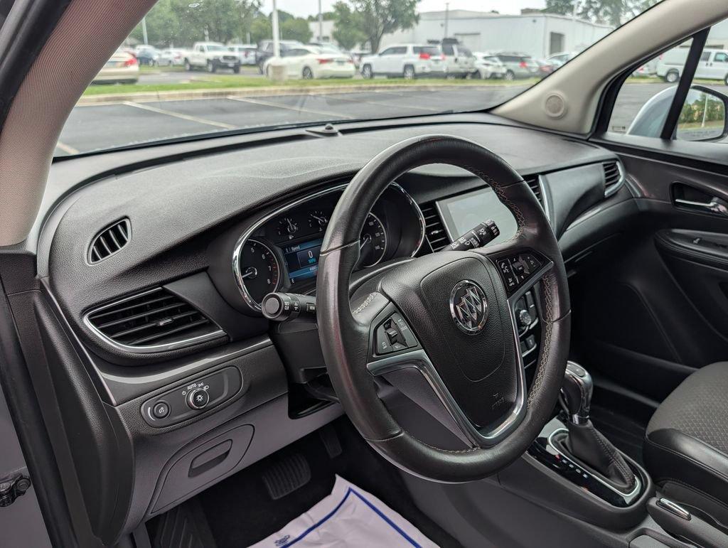 Used 2020 Buick Encore Preferred FWD image 18
