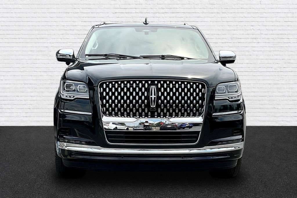 Used 2022 Lincoln Navigator Black Label AWD/4WD image 2