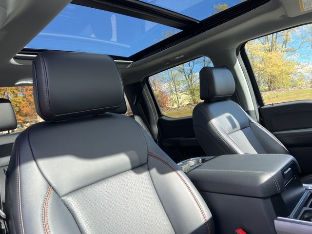 Used 2025 Ford F350 Lariat w/ Black Appearance Package image 39