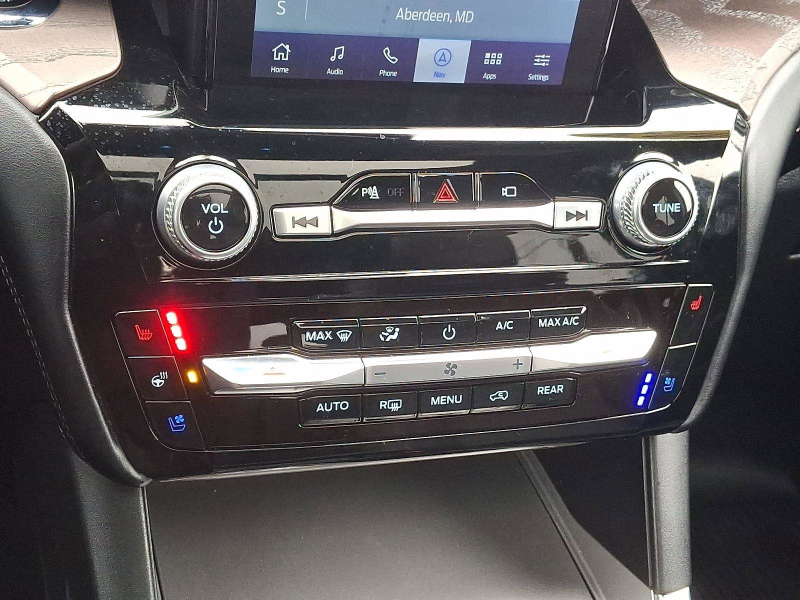 Used 2023 Ford Explorer Platinum w/ Technology Package image 16