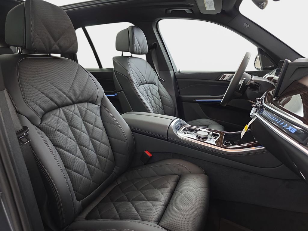 New 2026 BMW X5 xDrive50e w/ M Sport Package image 10