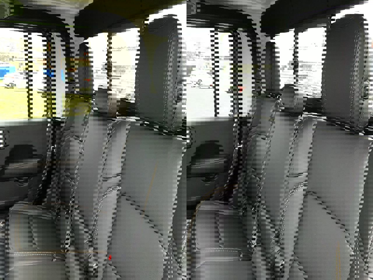 Used 2025 Jeep Gladiator Sport image 19