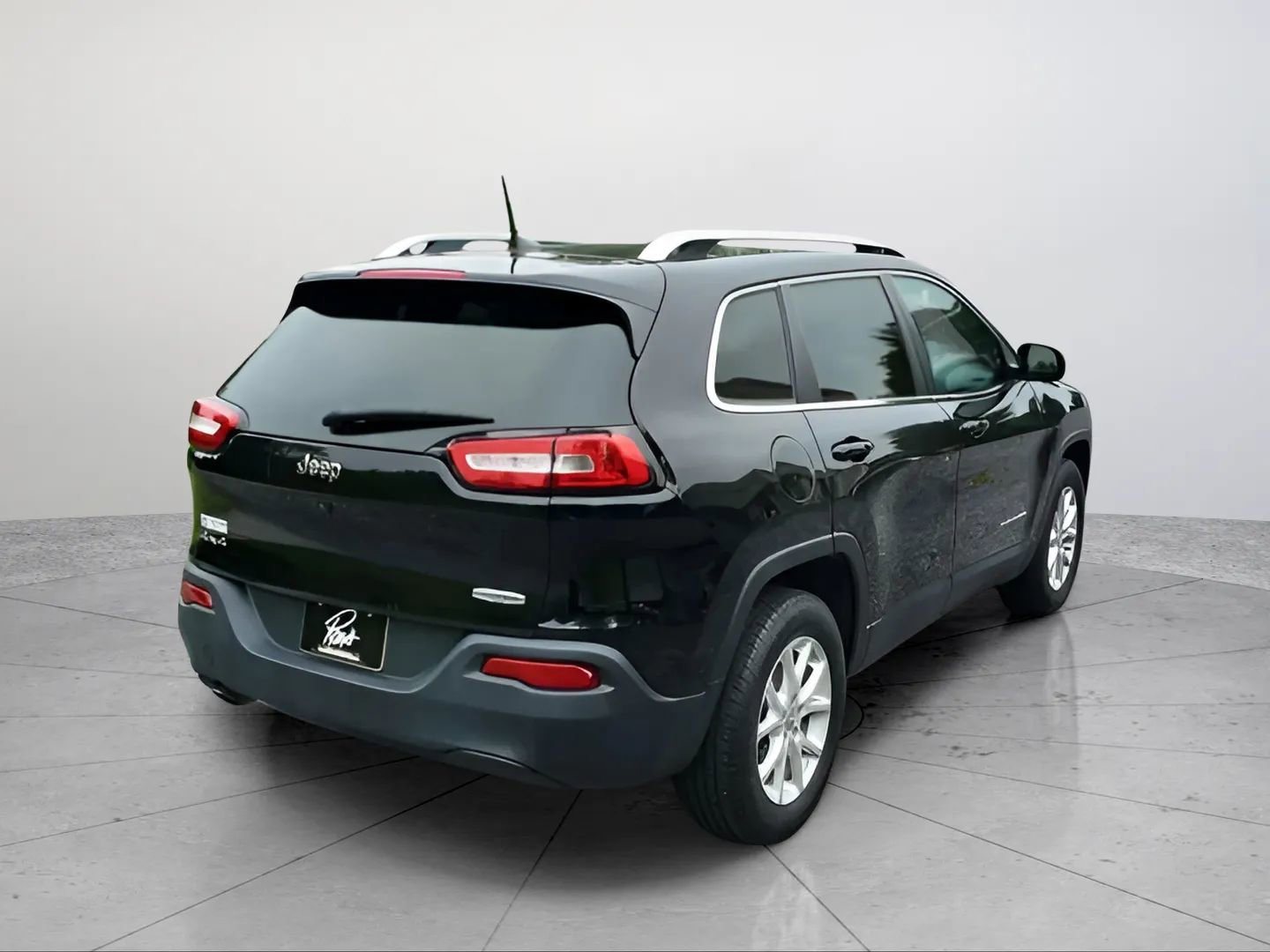 Used 2017 Jeep Cherokee Latitude w/ Cold Weather Group image 10