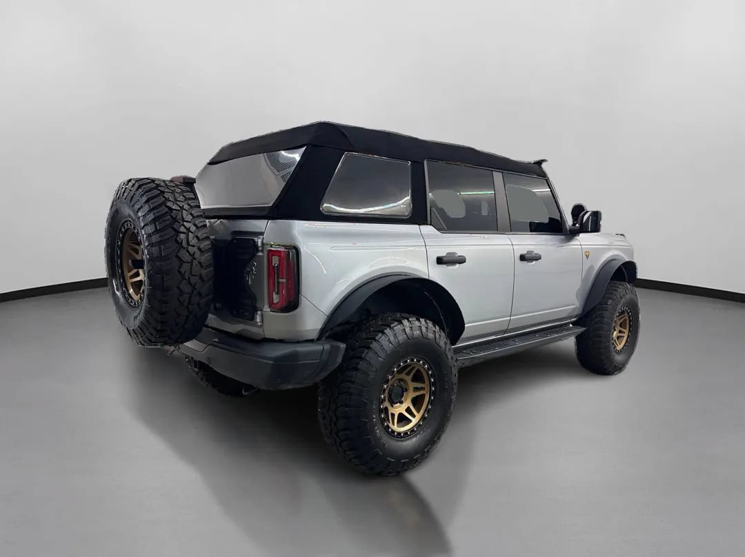 Used 2022 Ford Bronco Badlands w/ Sasquatch Package AWD/4WD image 10