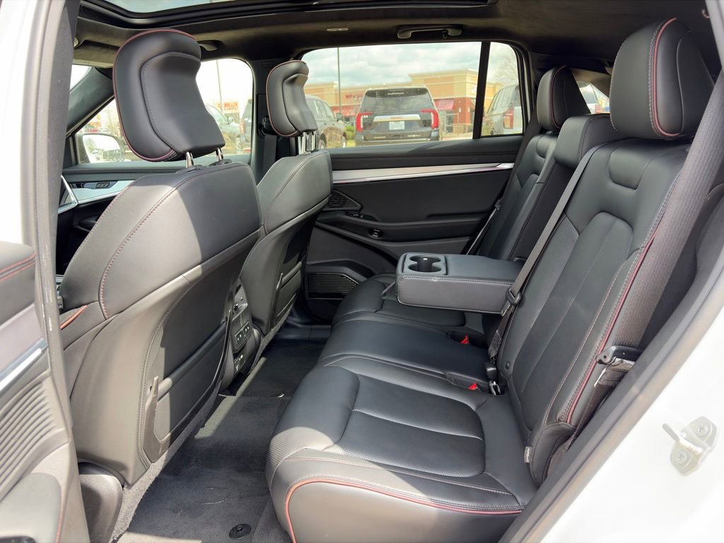 Used 2024 Jeep Wagoneer Launch Edition AWD/4WD image 8