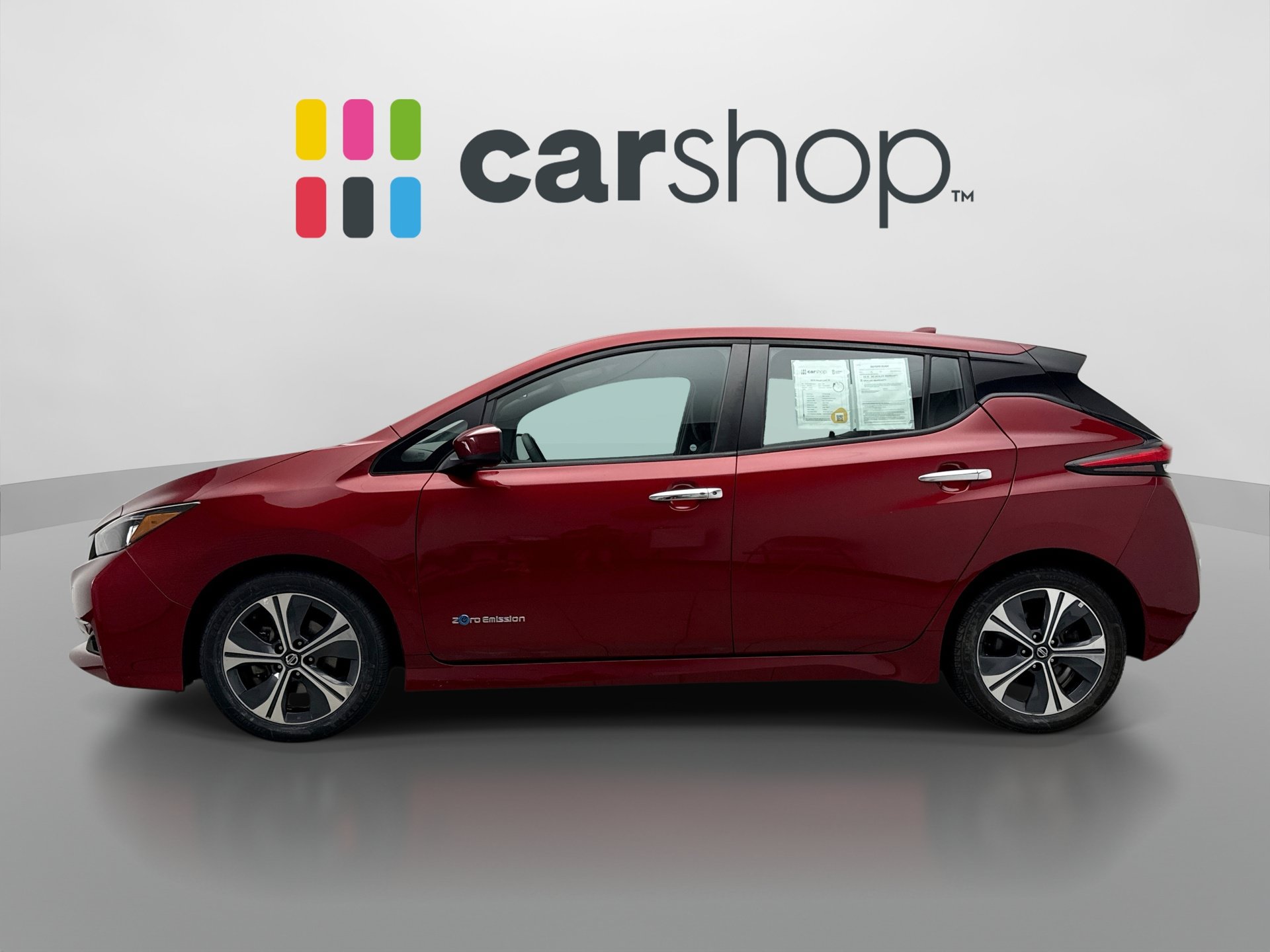 Used 2019 Nissan Leaf SV w/ SV Technology Package FWD image 2