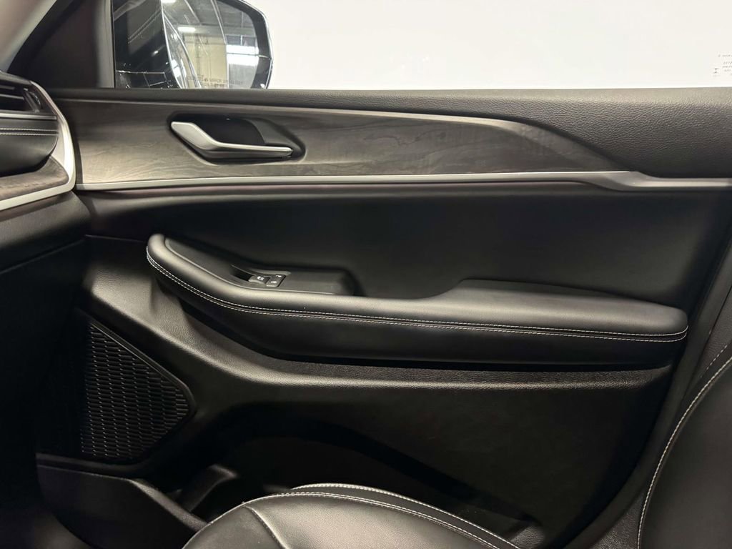 Used 2022 RAM 1500 Laramie image 30